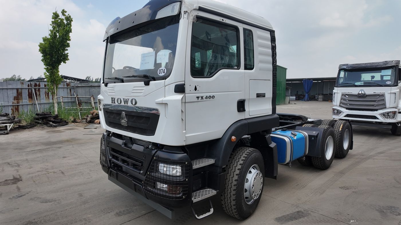 White HOWO TX 6x4 premium tractor truck, current vehicle photo