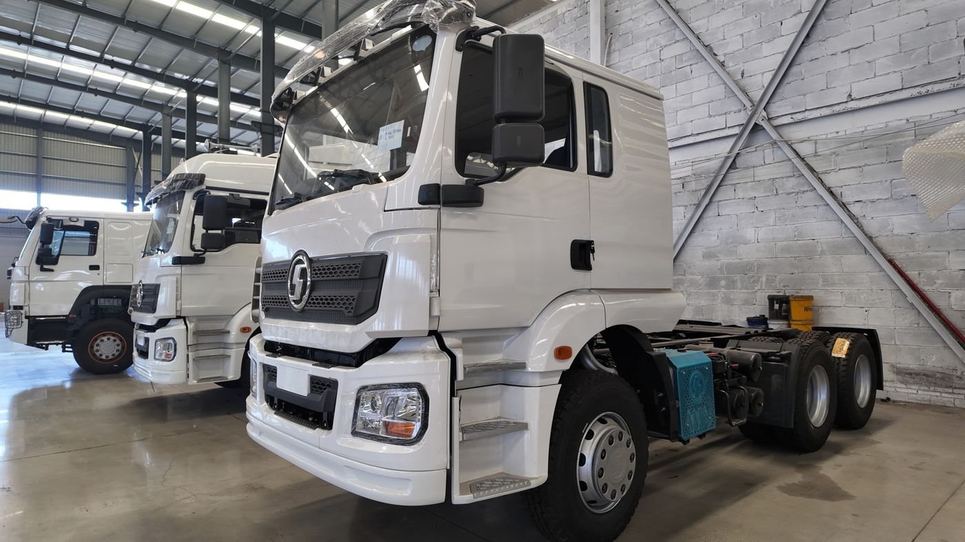 SHACMAN H3000 6x4 tractor truck, current vehicle photo