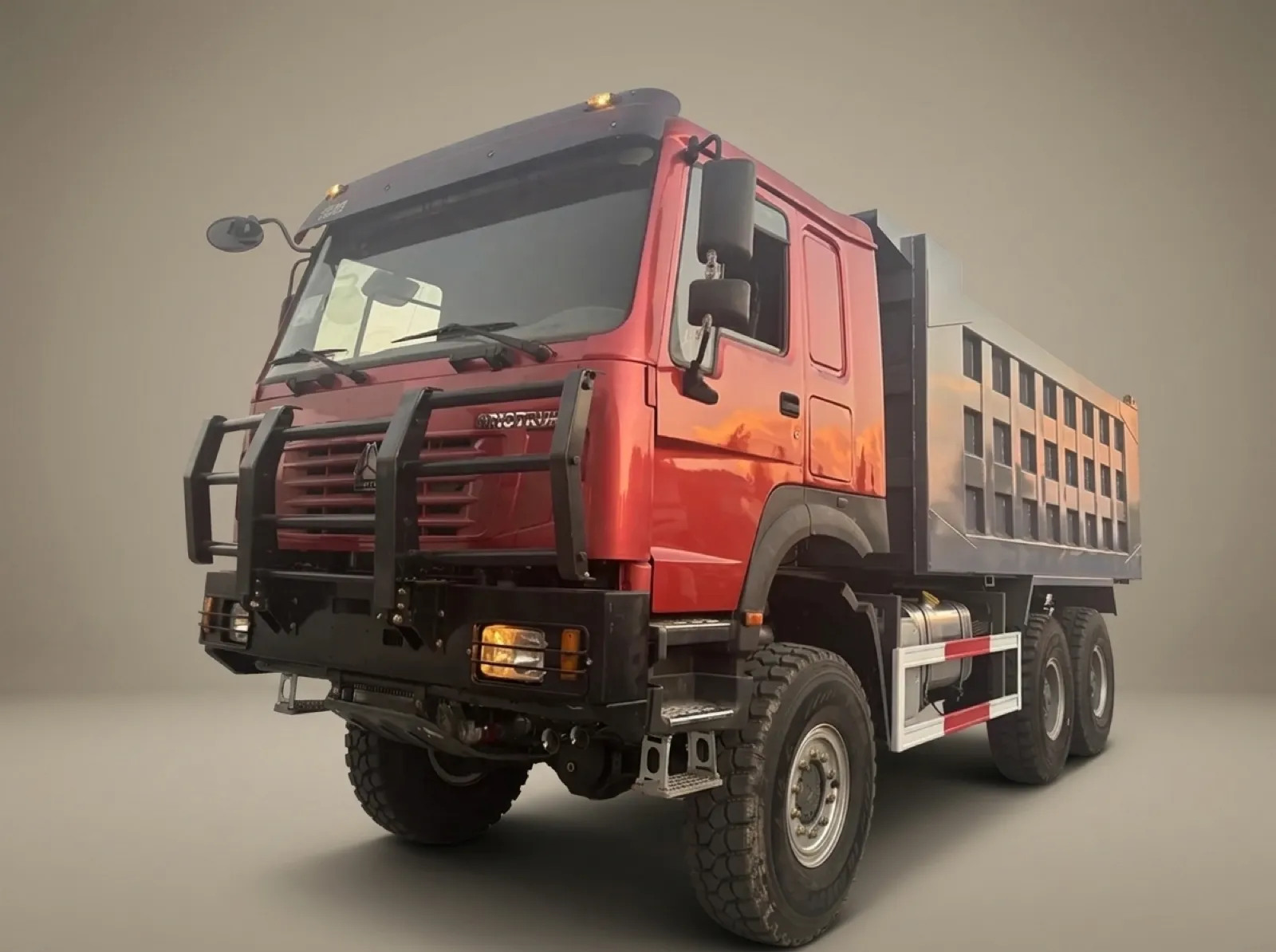 HOWO 6×6 Off-Road Dump Truck – Front three-quarter view