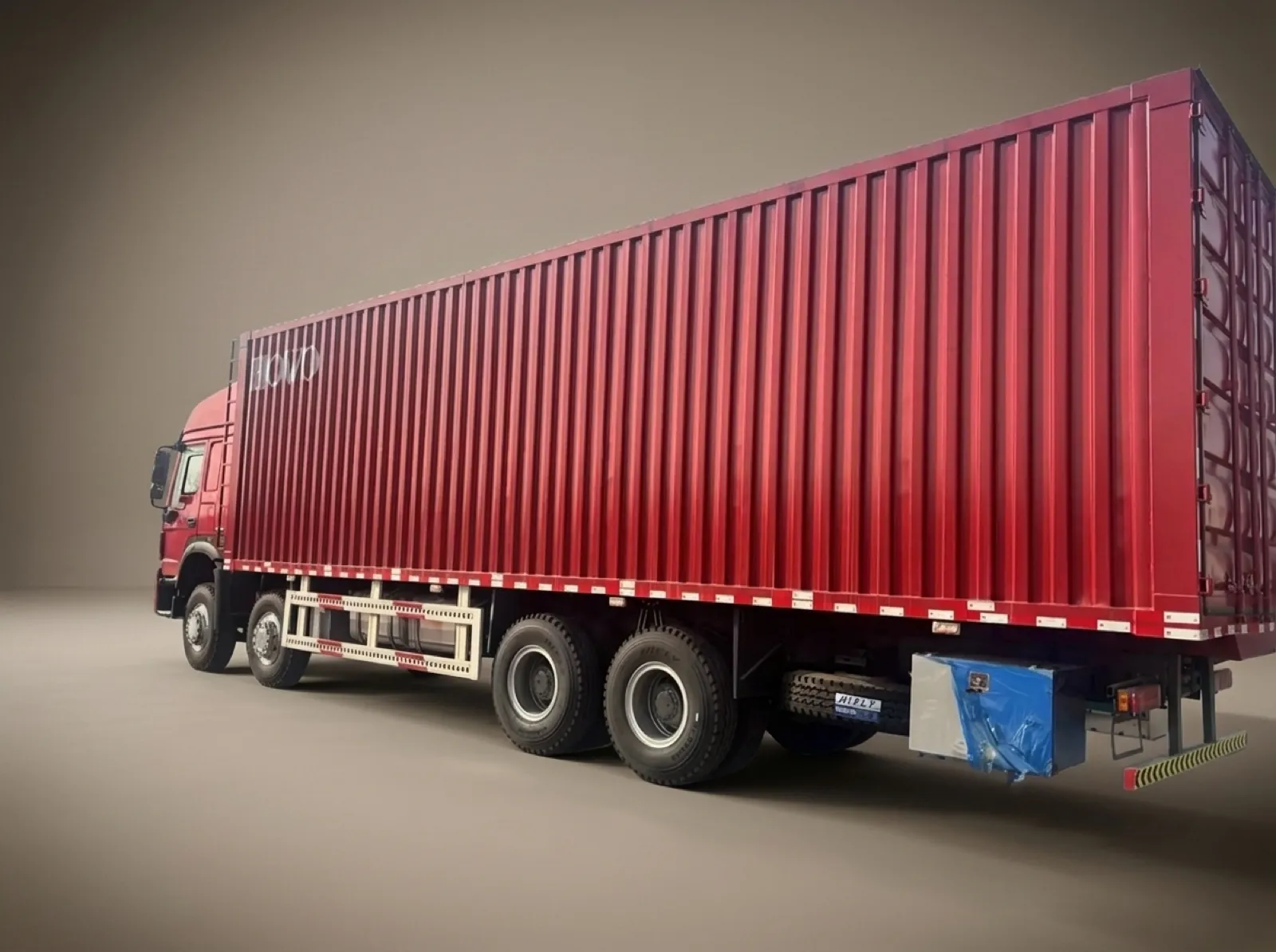 HOWO 371 8×4 Box Van Truck – Side cargo box view