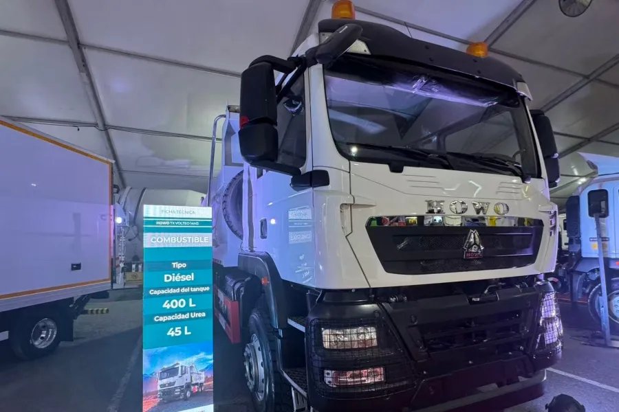 SINOTRUK booth