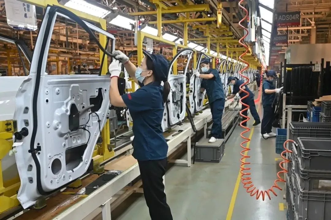 SINOTRUK FACTORY