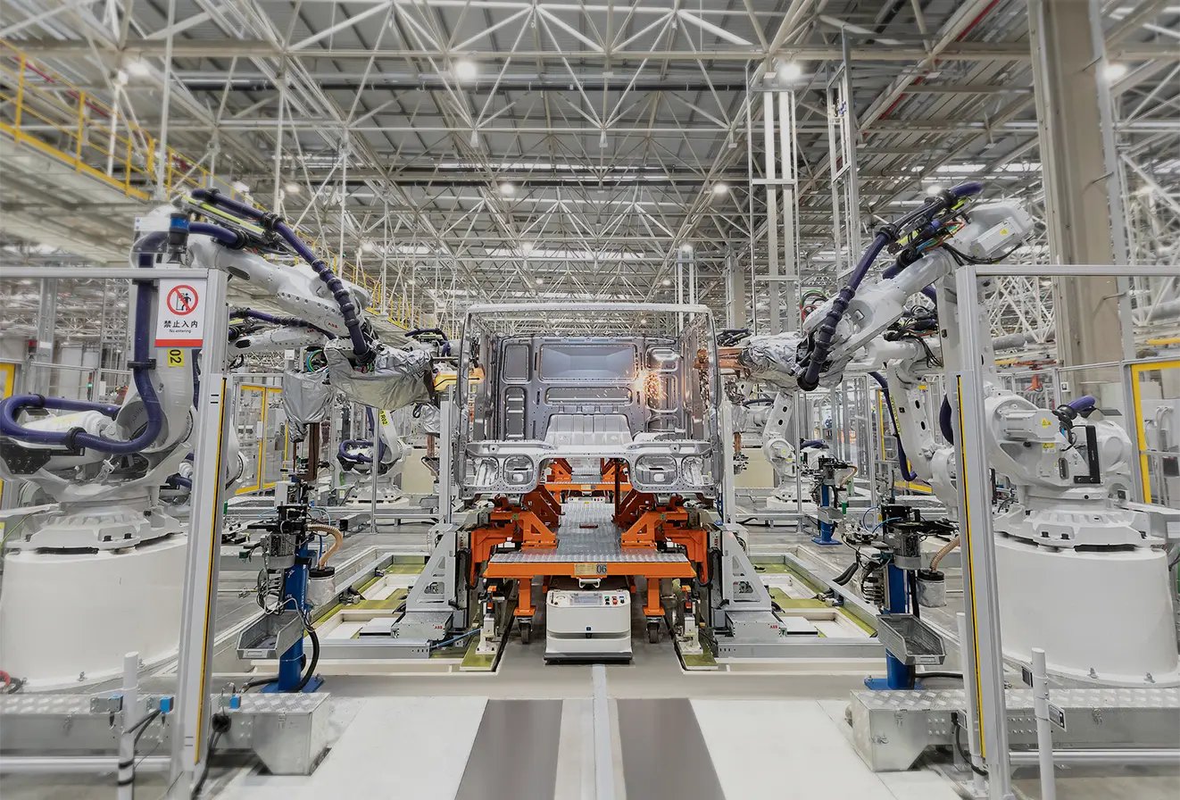 howo-factory-assembly