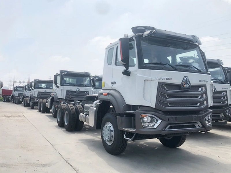 Vehicle and equipment reference image